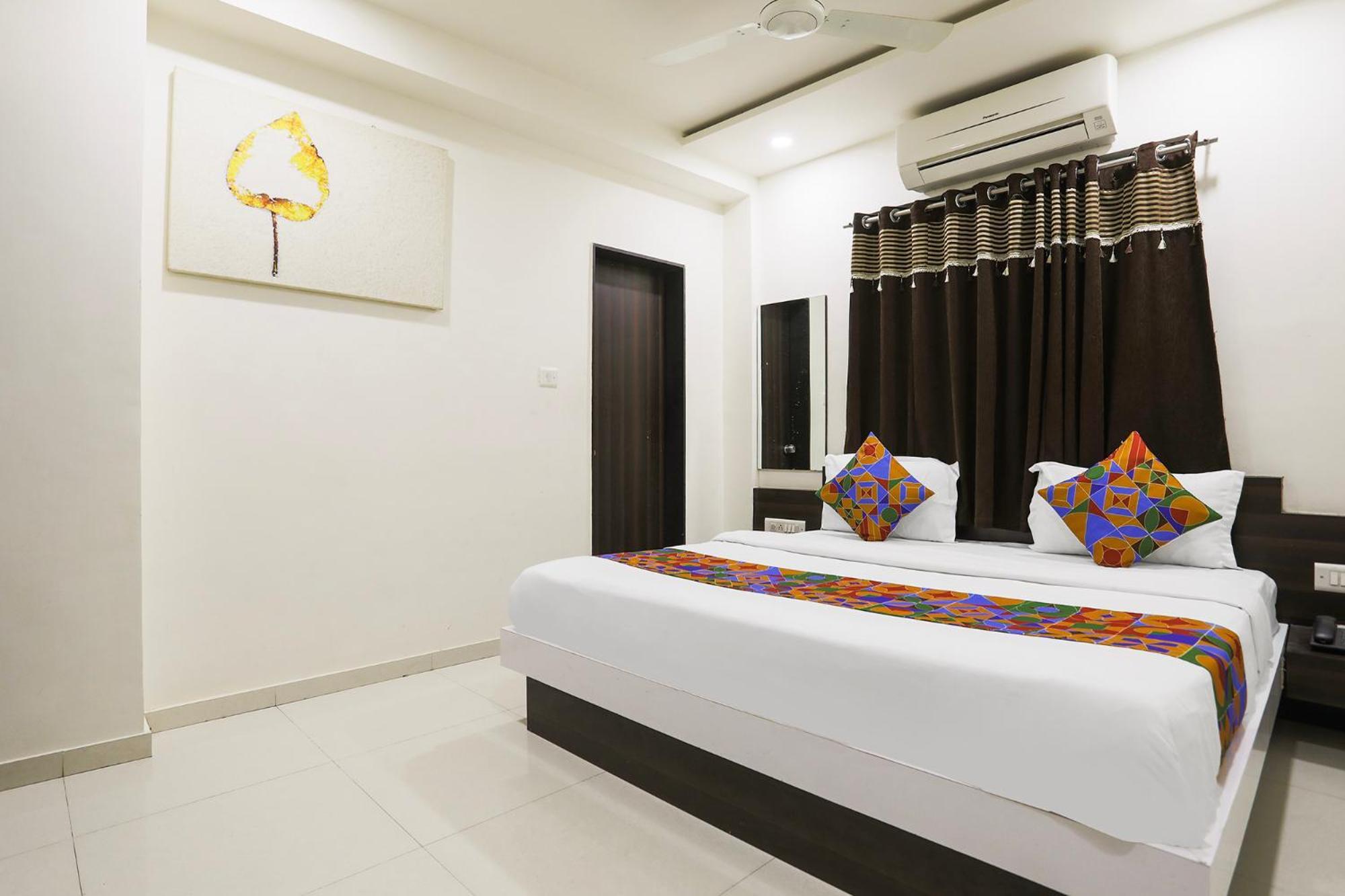 ראג'קוט Fabhotel Sk מראה חיצוני תמונה
