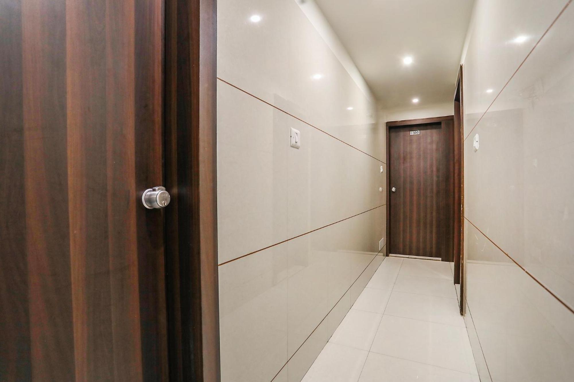 ראג'קוט Fabhotel Sk מראה חיצוני תמונה