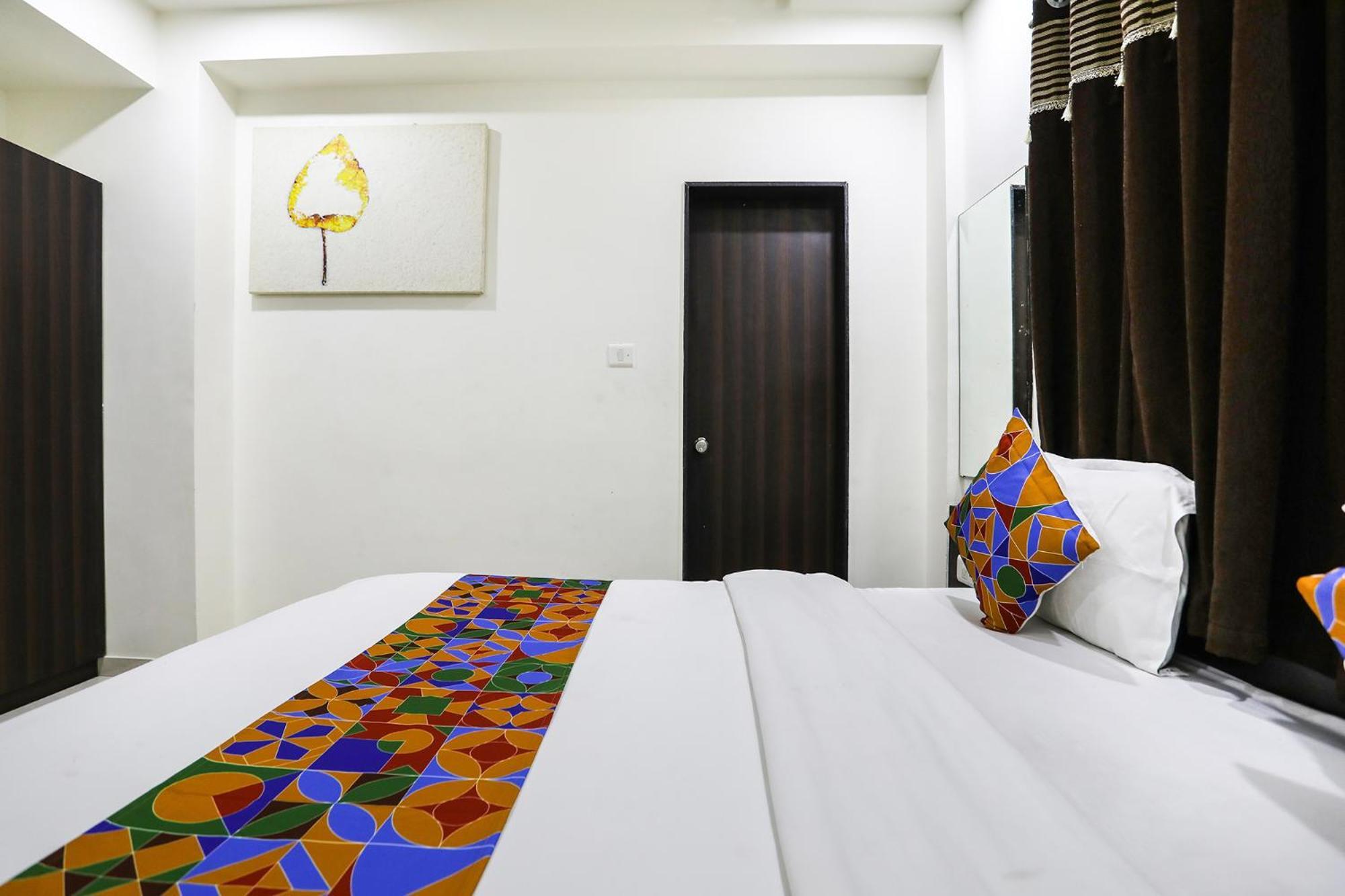 ראג'קוט Fabhotel Sk מראה חיצוני תמונה